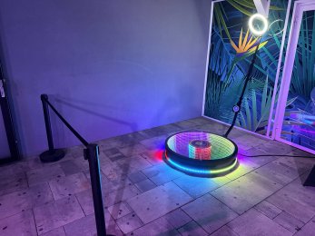 Photobooth 360 Tikaloc installé lors d’un événement en Alsace