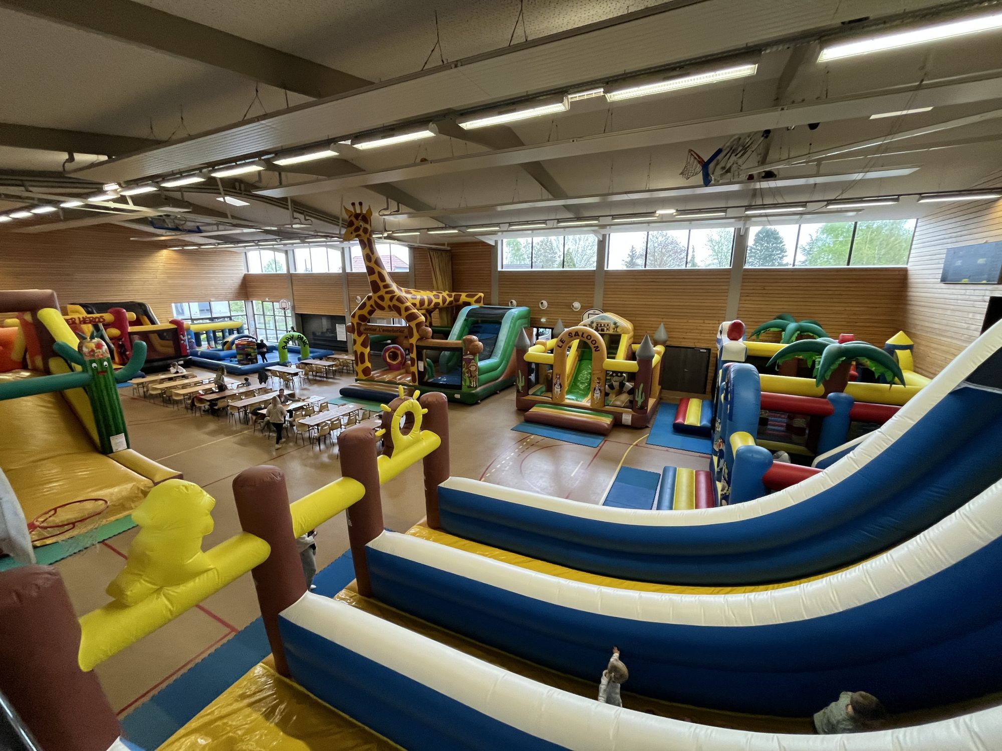 Exemple de parc gonflable indoor en Alsace